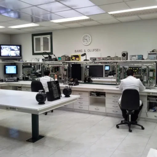 Hivitel Electrónica y Sistemas - Contacta con nosotros